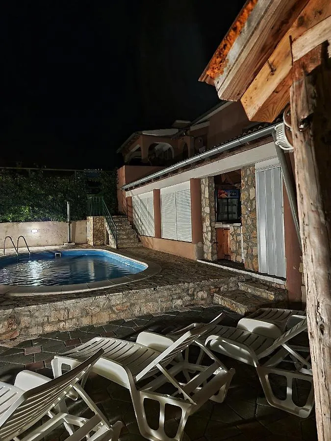 Guesthouse Dila Galovac  Kroatien