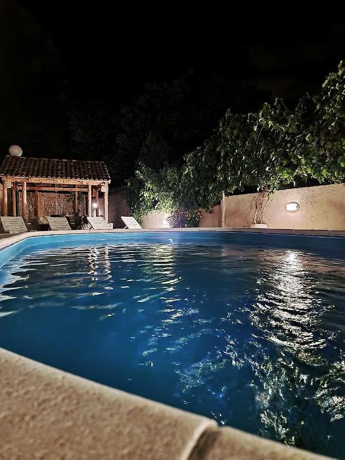 Guesthouse Dila Galovac  0*, Galovac (Zadar)