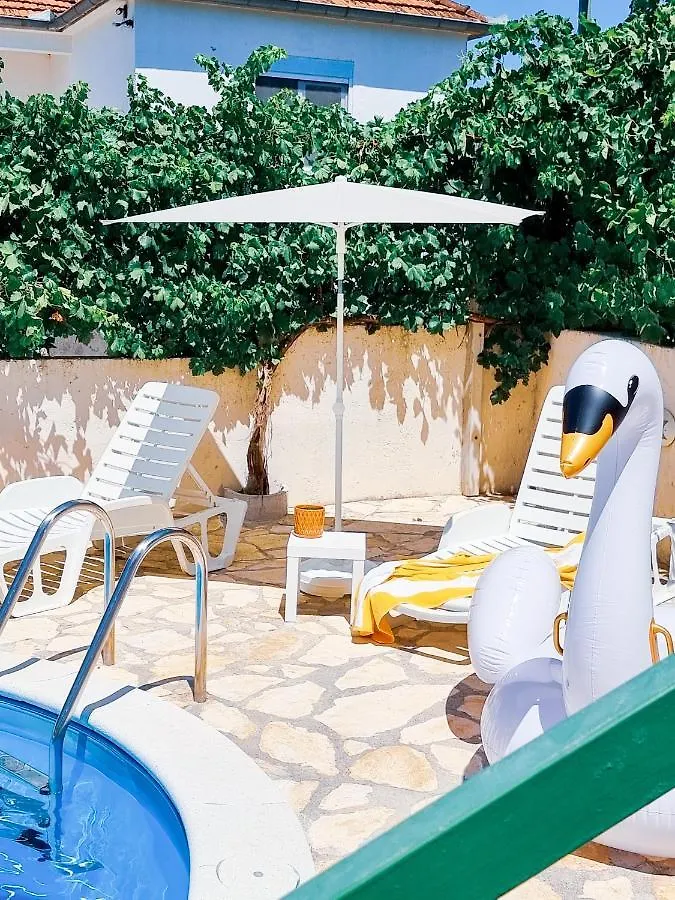 Guesthouse Dila Galovac  Gasthof